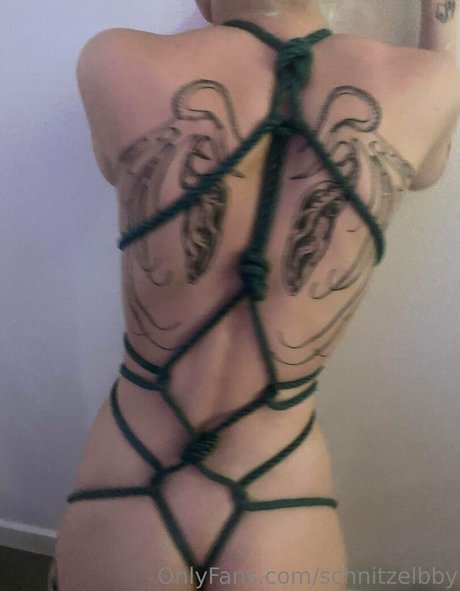 schnitzelbby perfect model pictures