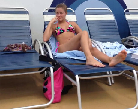 iJustine nude actress picture