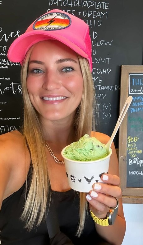 iJustine pornstar hot photo