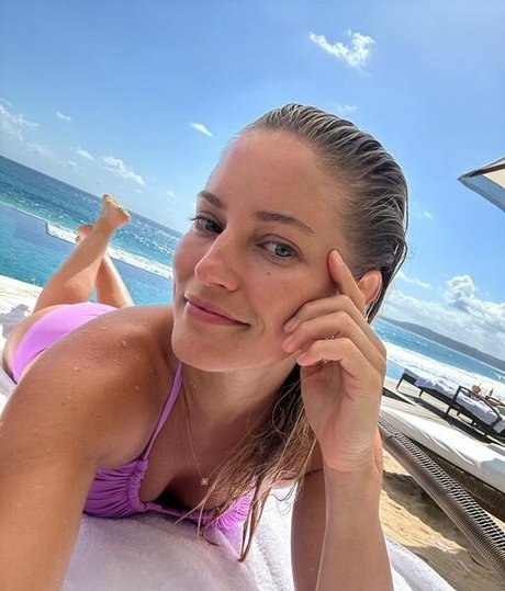 iJustine beautiful actress archive