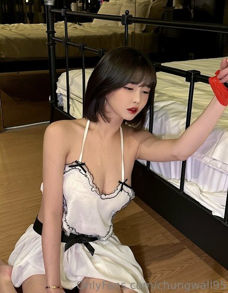 Sunwall95 hot pornstar picture