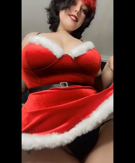 senpaisara hot actress pics