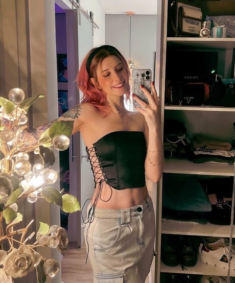 Gabi Cattuzzo star art image