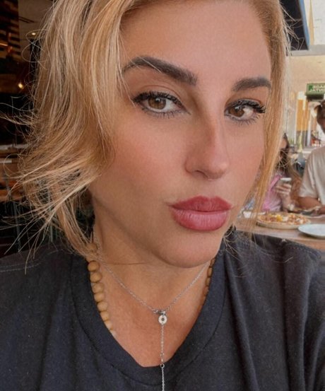 denia pettessen model naked photo