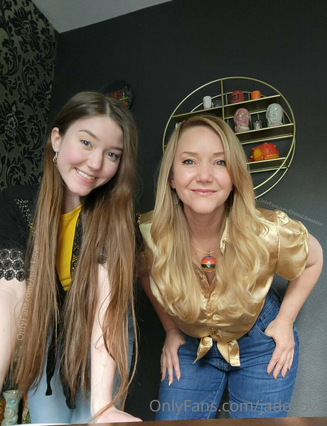 Jade Love pretty model image