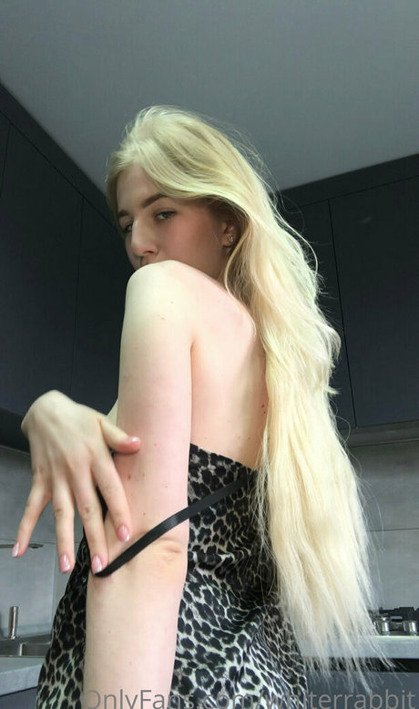 whiterrabbit model xxx pictures