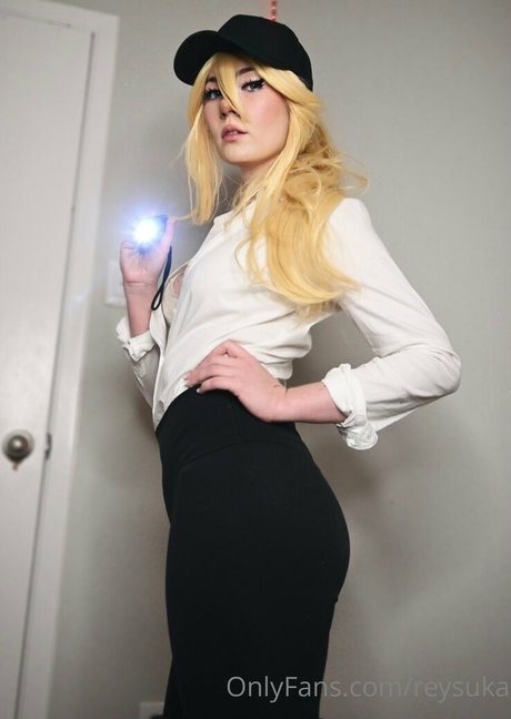 reysuka pornographic model pic