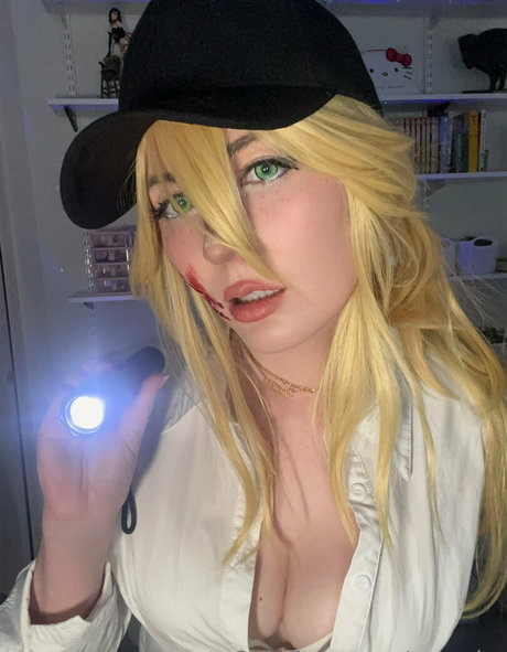 reysuka naked actress gallery