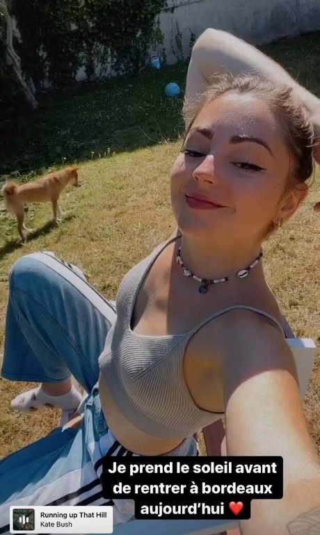 Roxane ASMR erotic pornstar pic