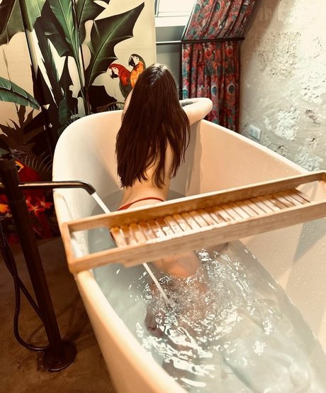 Roxane ASMR high quality actress image