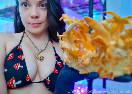 freesexypsychedelic pornstar naked image