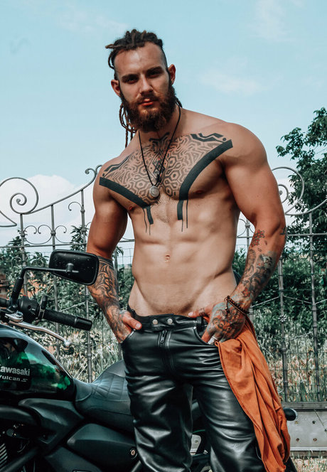 pervertmilan star hot archive