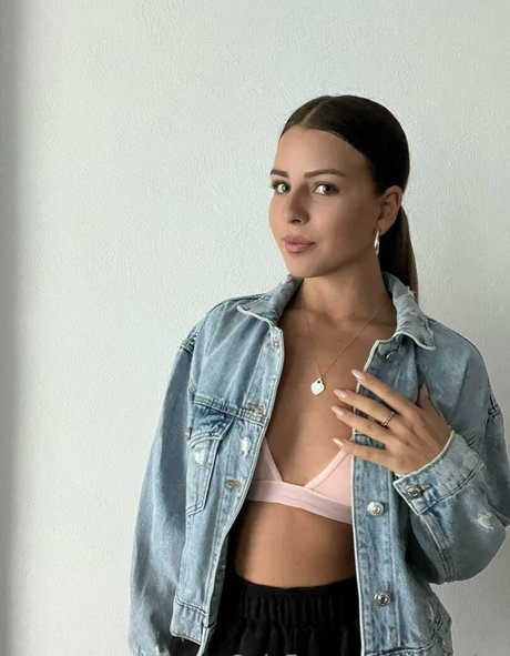 lucia lpz free actress pictures