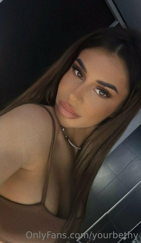 yourbethy porn model picture