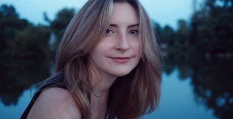 Vkunia model top picture