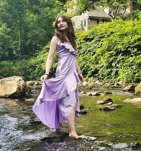 Vkunia beautiful actress img