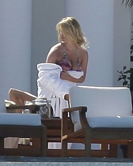 Jessica Simpson pornstar pretty gallery