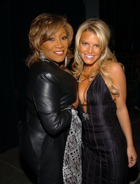 Jessica Simpson exclusive pornstar pics