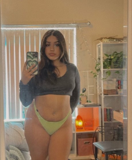 Cashslvt exclusive actress photos