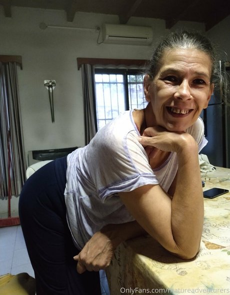 aloneruth nudes star img