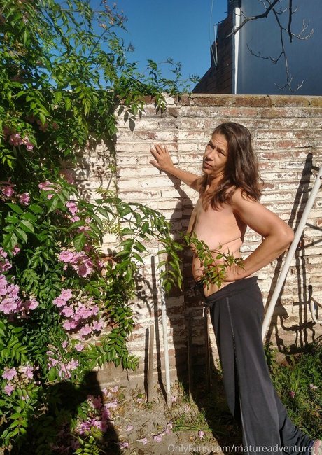 aloneruth pornstar free pic