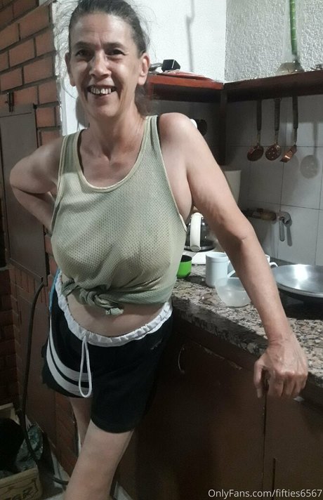 aloneruth model exclusive img