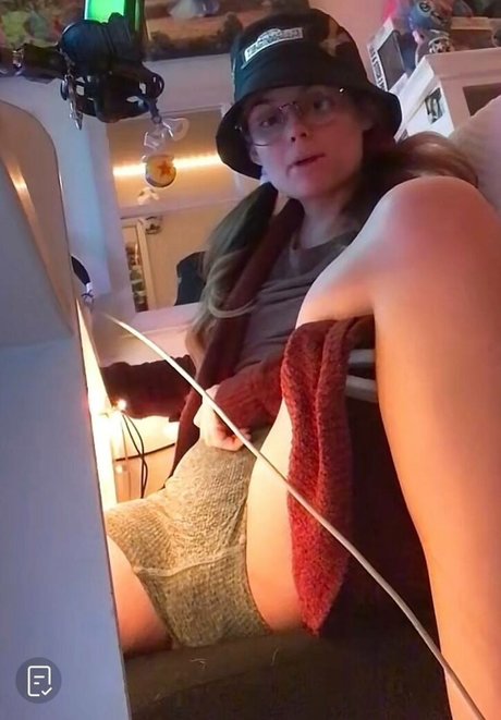 Mally Mouse sexy pornstar picture