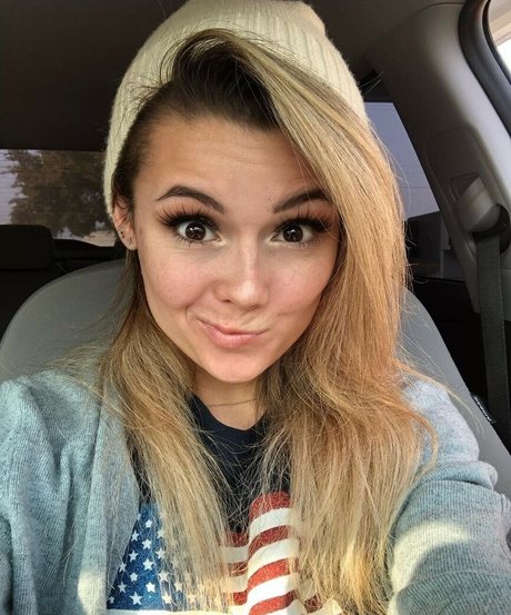 Mally Mouse star exclusive img