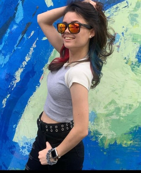 Mally Mouse hd actress pic