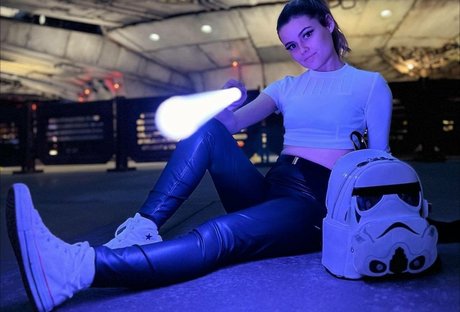 Mally Mouse free pornstar picture