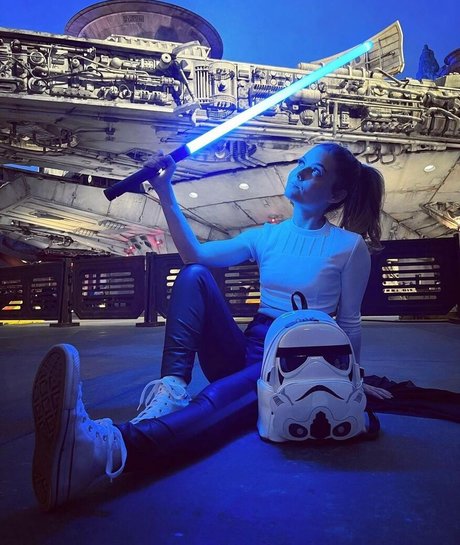 Mally Mouse model adult image