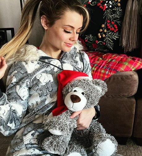 Mally Mouse porn actress galleries