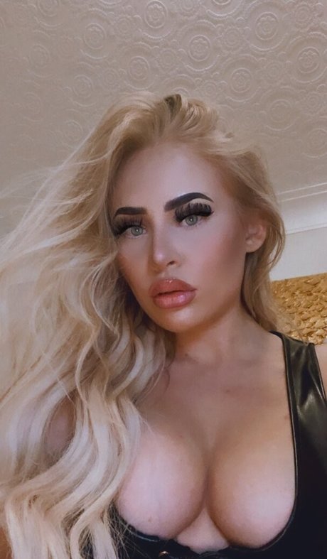 Latinmoniquexx hot star photo