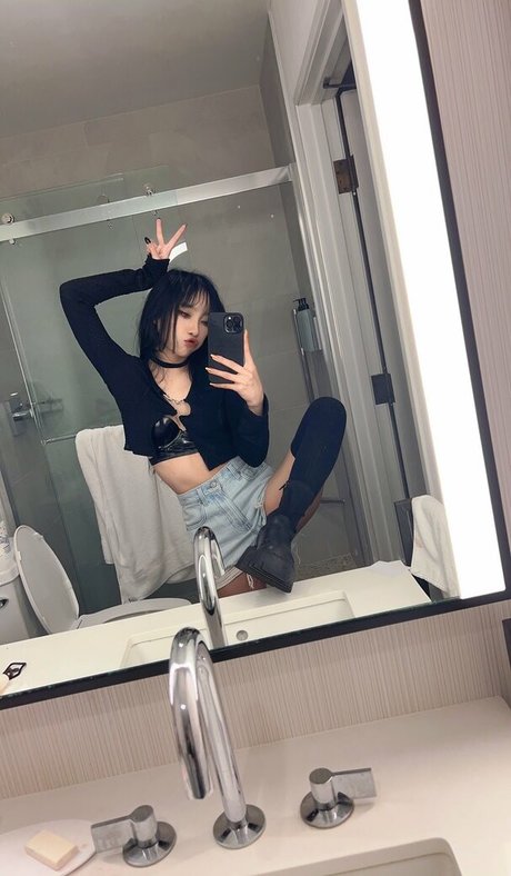 leezipotato nudes actress pic