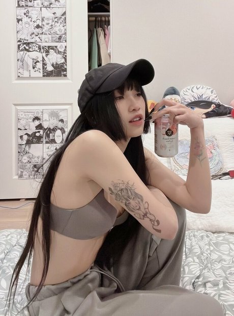 leezipotato nudes model photo