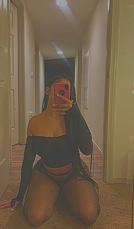 thrsttrapr star nude galleries