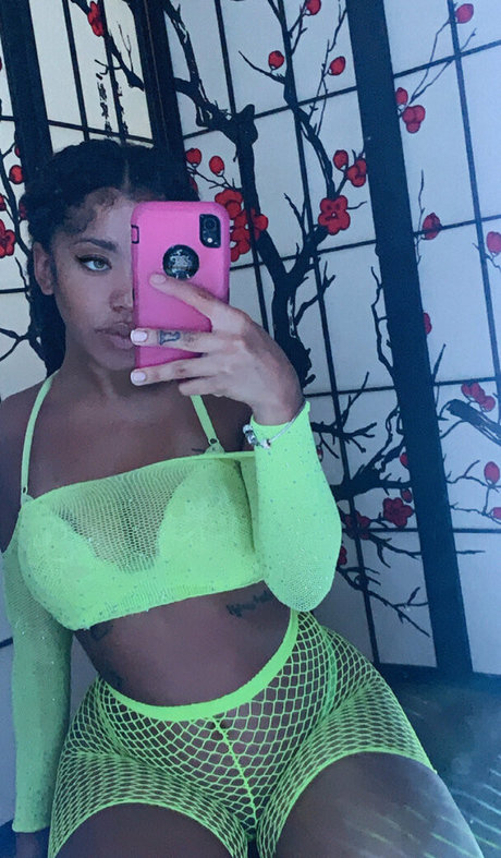 thrsttrapr pornstar erotic img