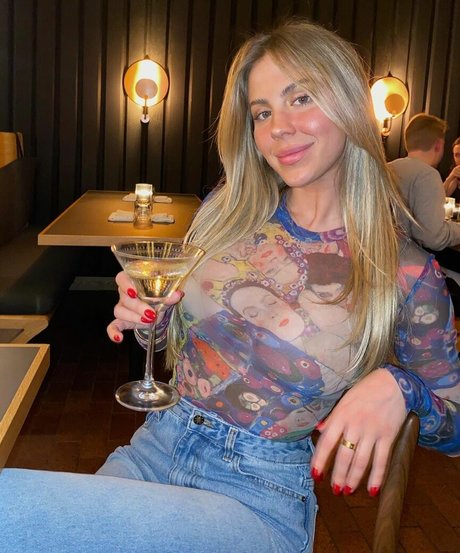 Beatrice Bouchard model high quality pictures