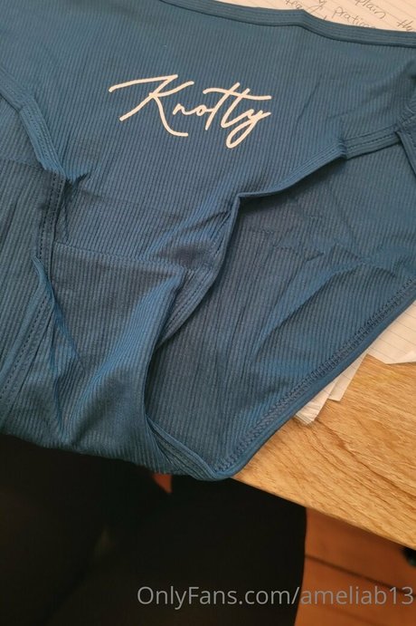 ameliab13 free actress pics