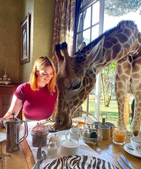 Sarah Z nude model pic