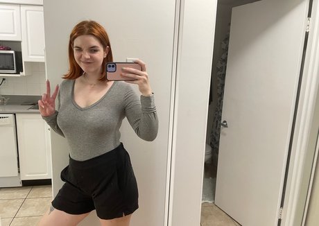 Sarah Z erotic pornstar galleries