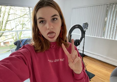 Sarah Z hot model picture