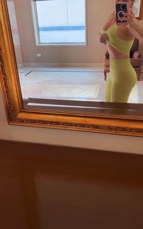 Joice Hasselmann model naked galleries