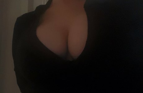 Moosuki pretty pornstar img