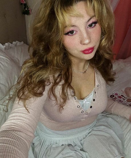 Kendi Ken ASMR sexy model pic