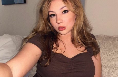 Kendi Ken ASMR pornstar beautiful photo