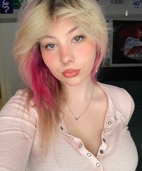 Kendi Ken ASMR hot actress pictures