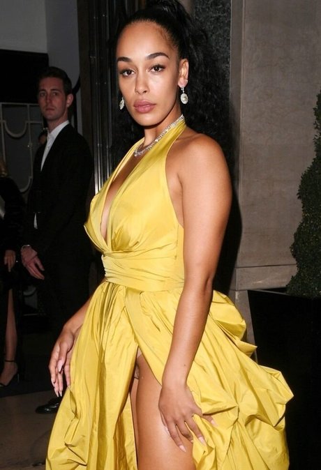 Jorja Smith art model pics