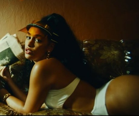 Jorja Smith top model photo