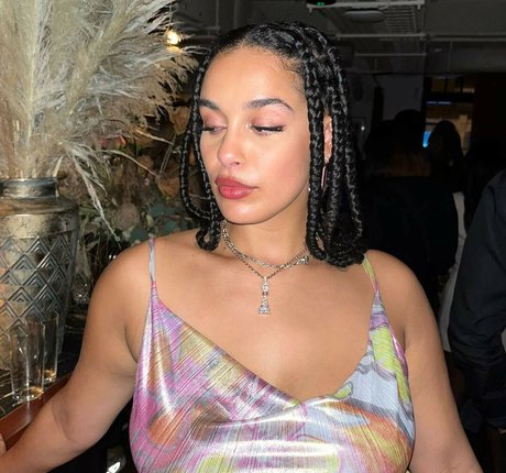Jorja Smith erotic star photos